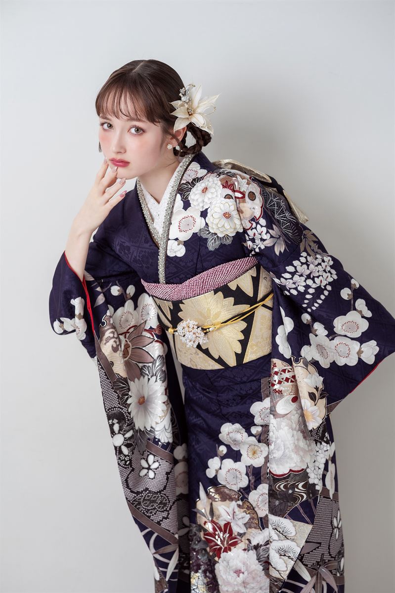 新作振袖 紺・白梅の古典柄|熊本・玉名の振袖レンタル Festivo